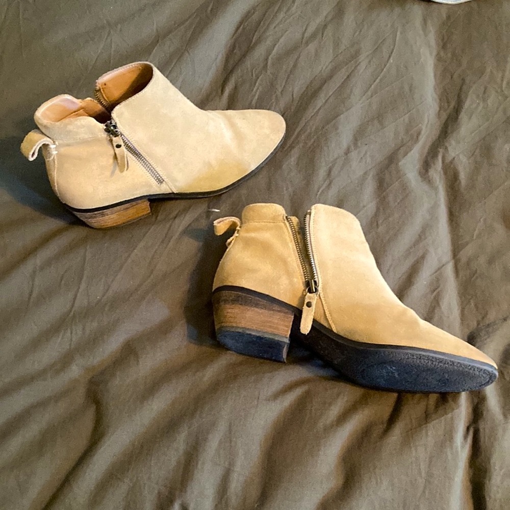 Vince Camuto Booties